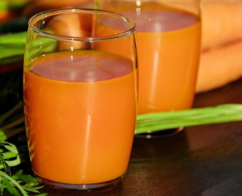 carrot-juice-juice-carrots-vegetable-juice-162669_cropped